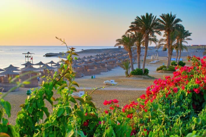 AXA-10-pocasi-v-egypte-co-byste-meli-vedet-pred-cestou-01
