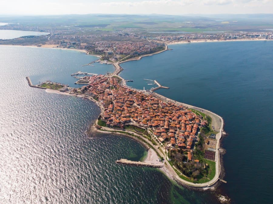 AXA-nesebar-perla-cerneho-more