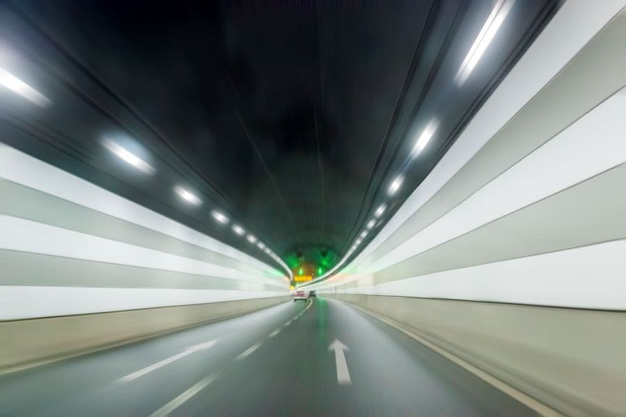AXA-nejdelsi-podvodni-tunel-na-svete