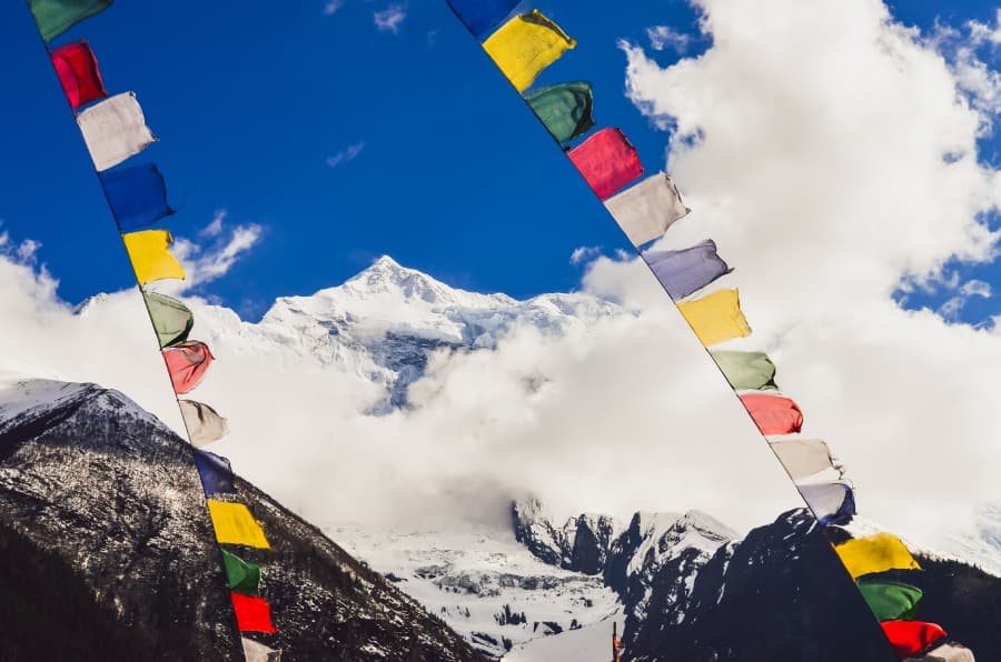 AXA-proc-jet-do-nepalu