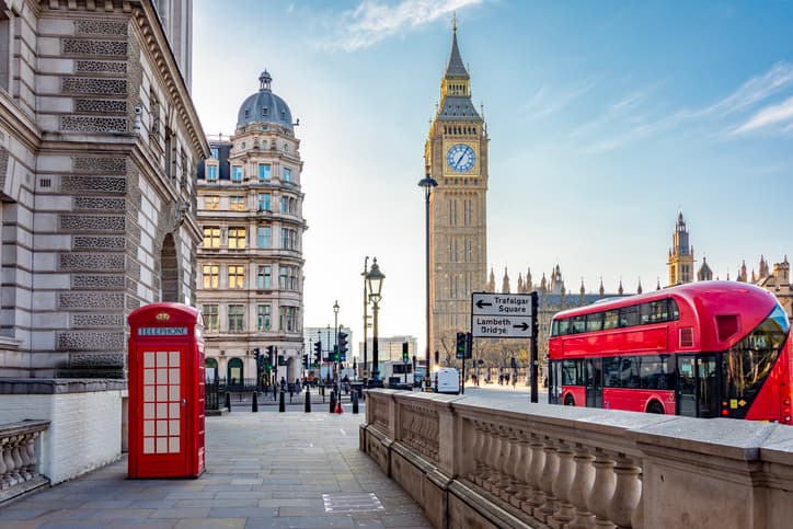 Opatření při letech do / z Velké Británie.
