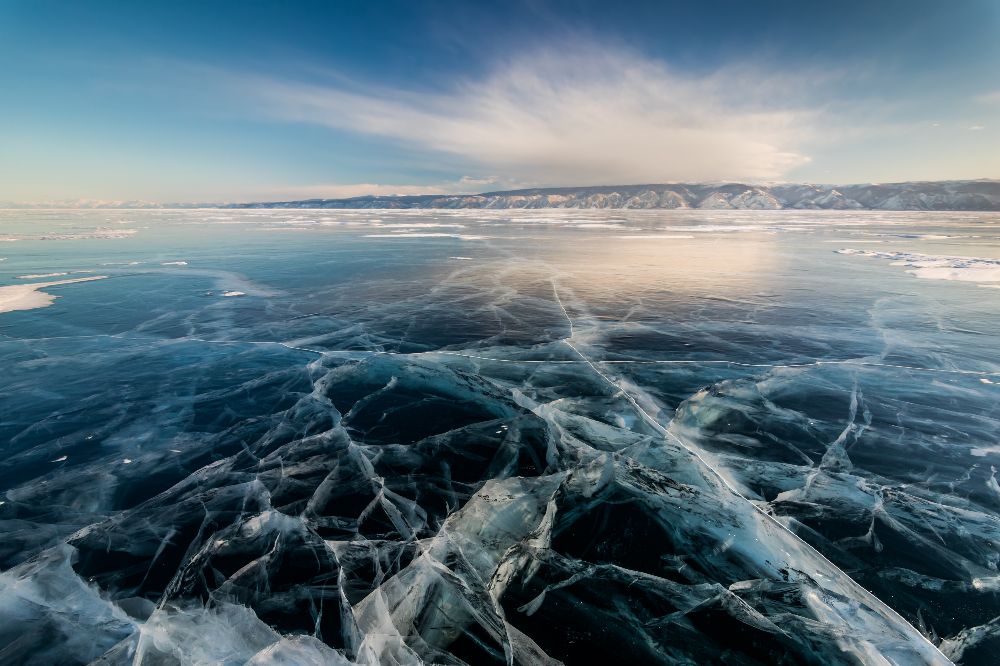 Nejhlubsi-a-nejstarsi-jezero-sveta-(2).jpeg